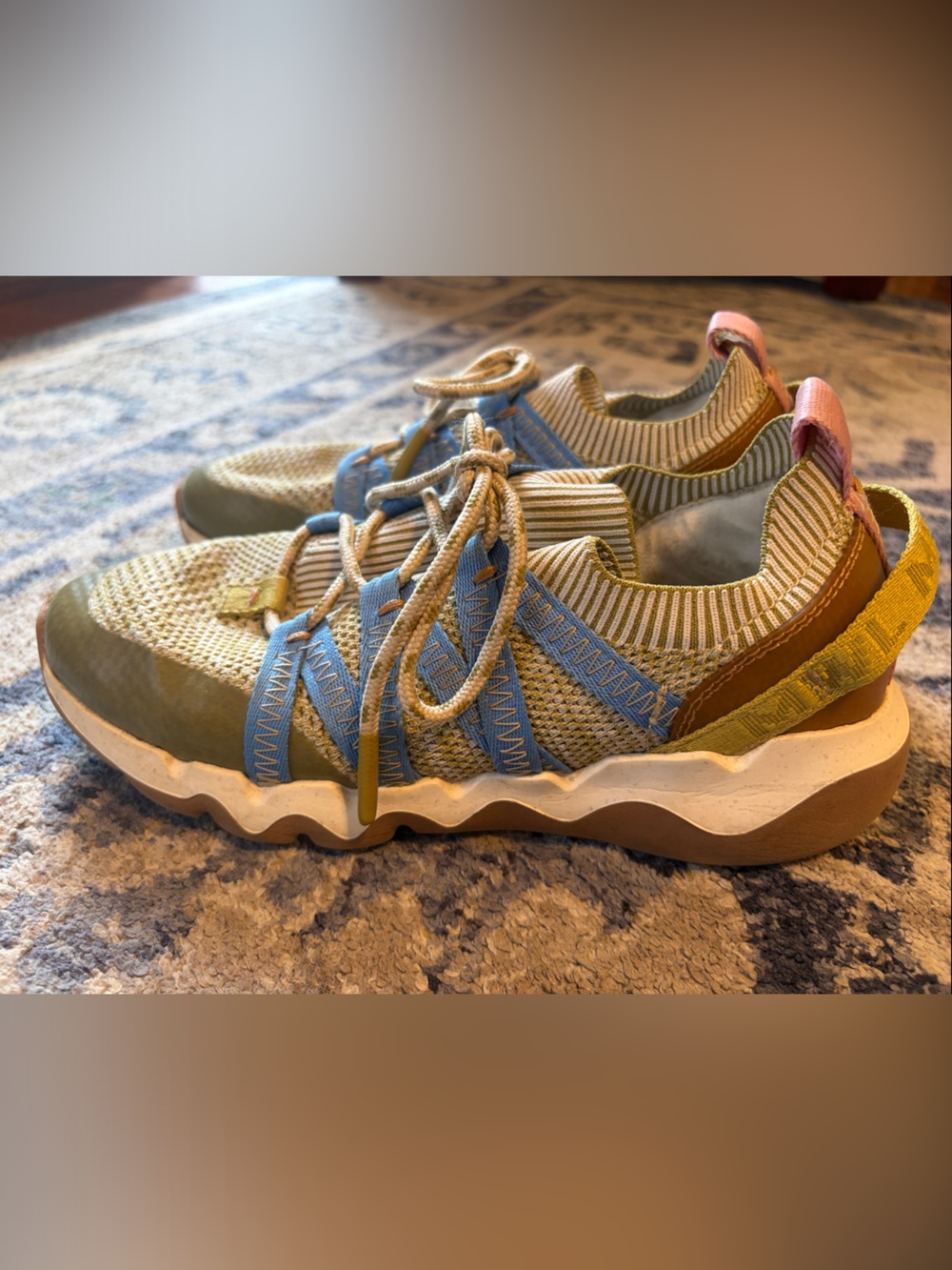 Madewell Women’s Olive Green and Blue Field Knit Lace-Up Sneakers - Picture 4 of 8